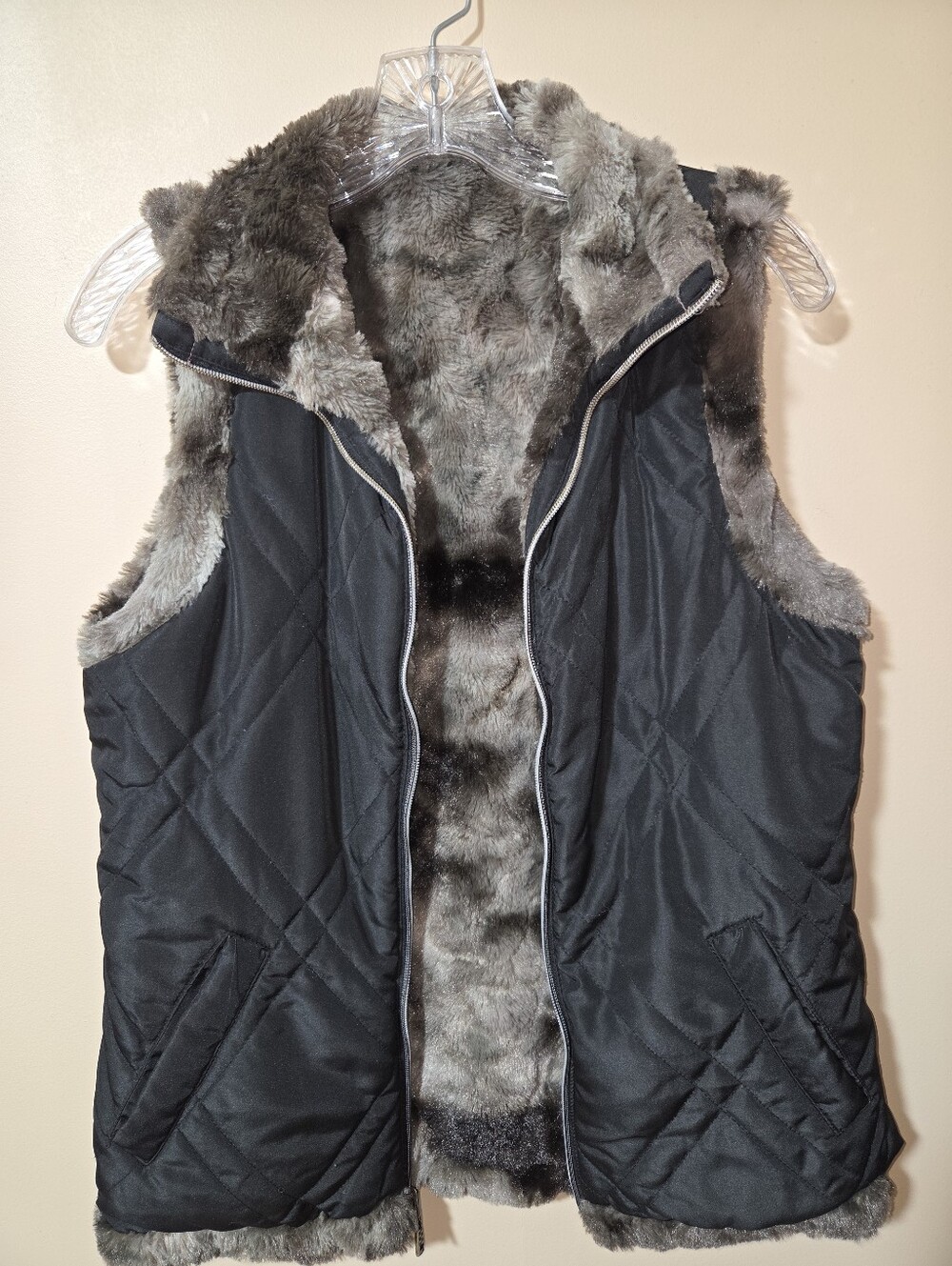 Casual Identity Small (Med) Black Quilted and Faux Fur Reversible Vest